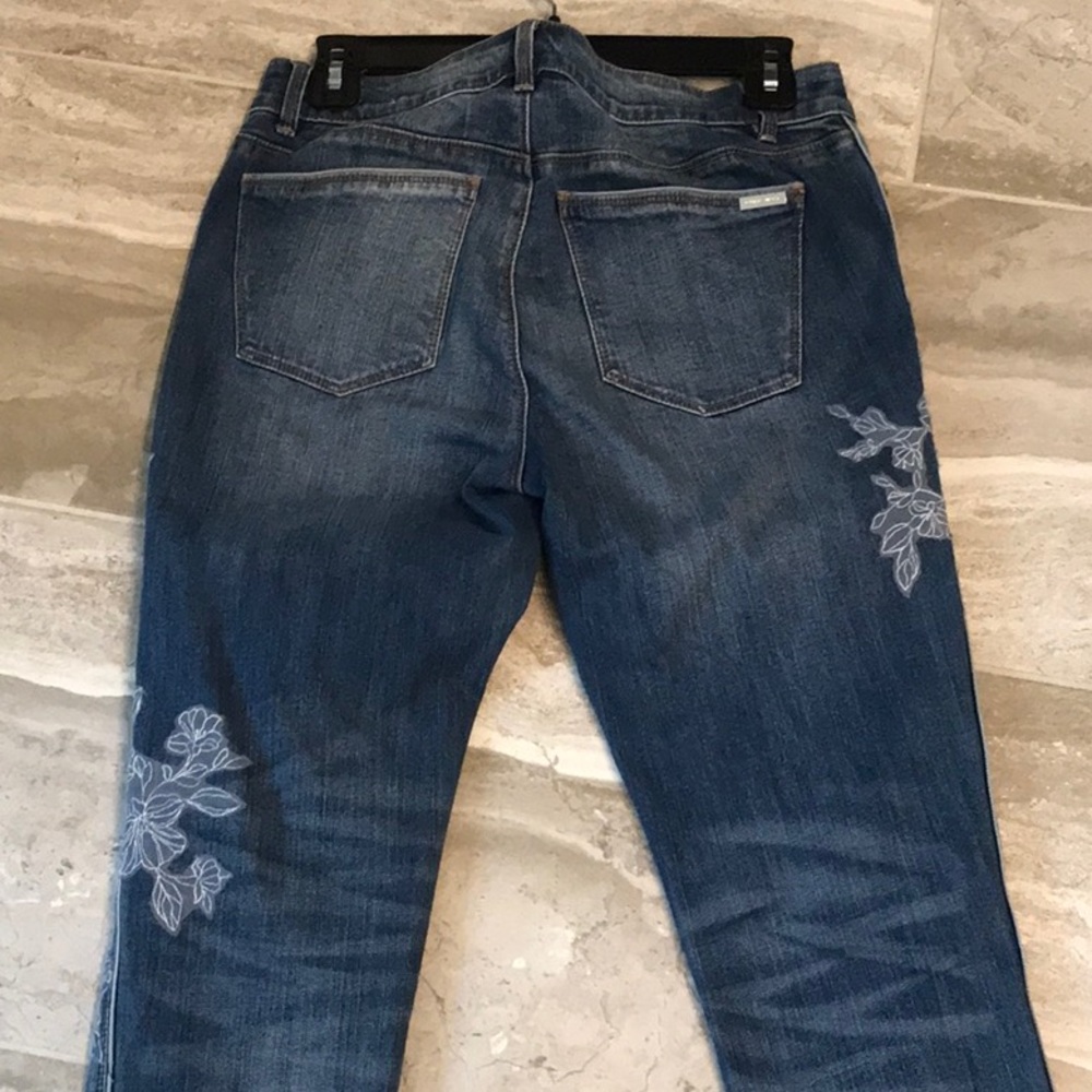 WHBM Denim with floral appliqués Skinny 6